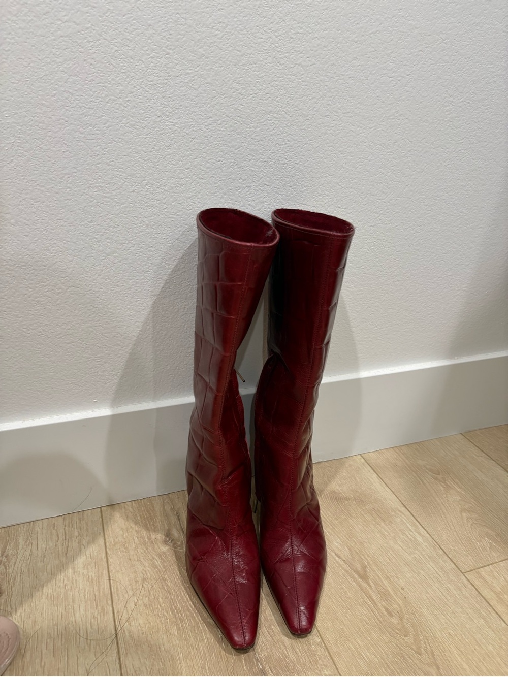Sam Edelman Burgundy Croc-Embossed Pointed-Toe Heeled Boots
